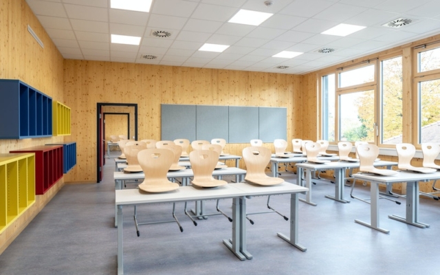 klassenraum-schule-schuleinrichtung-neudoerfler