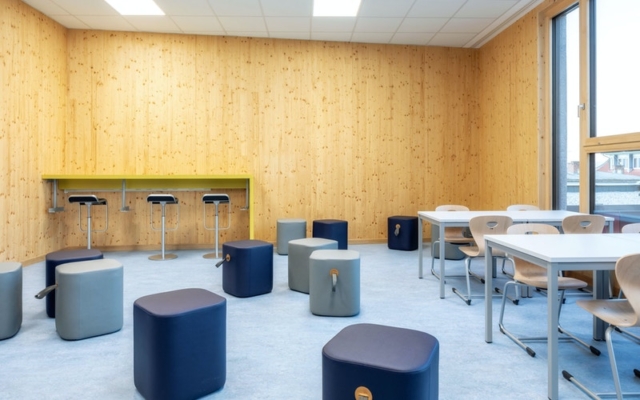 sitzhocker-bibliothek-schule-neudoerfler