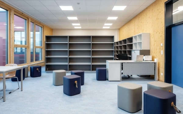 stauraum-regale-bibliothek-schule-neudoerfler